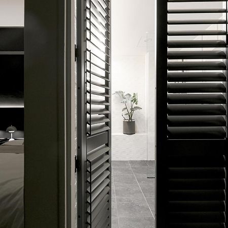 We2 Design Hotel Тайджун Екстериор снимка