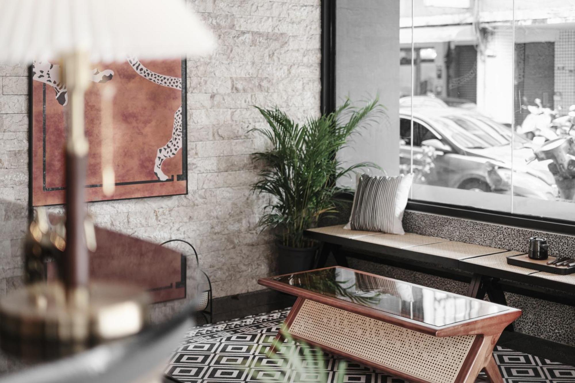 We2 Design Hotel Тайджун Екстериор снимка