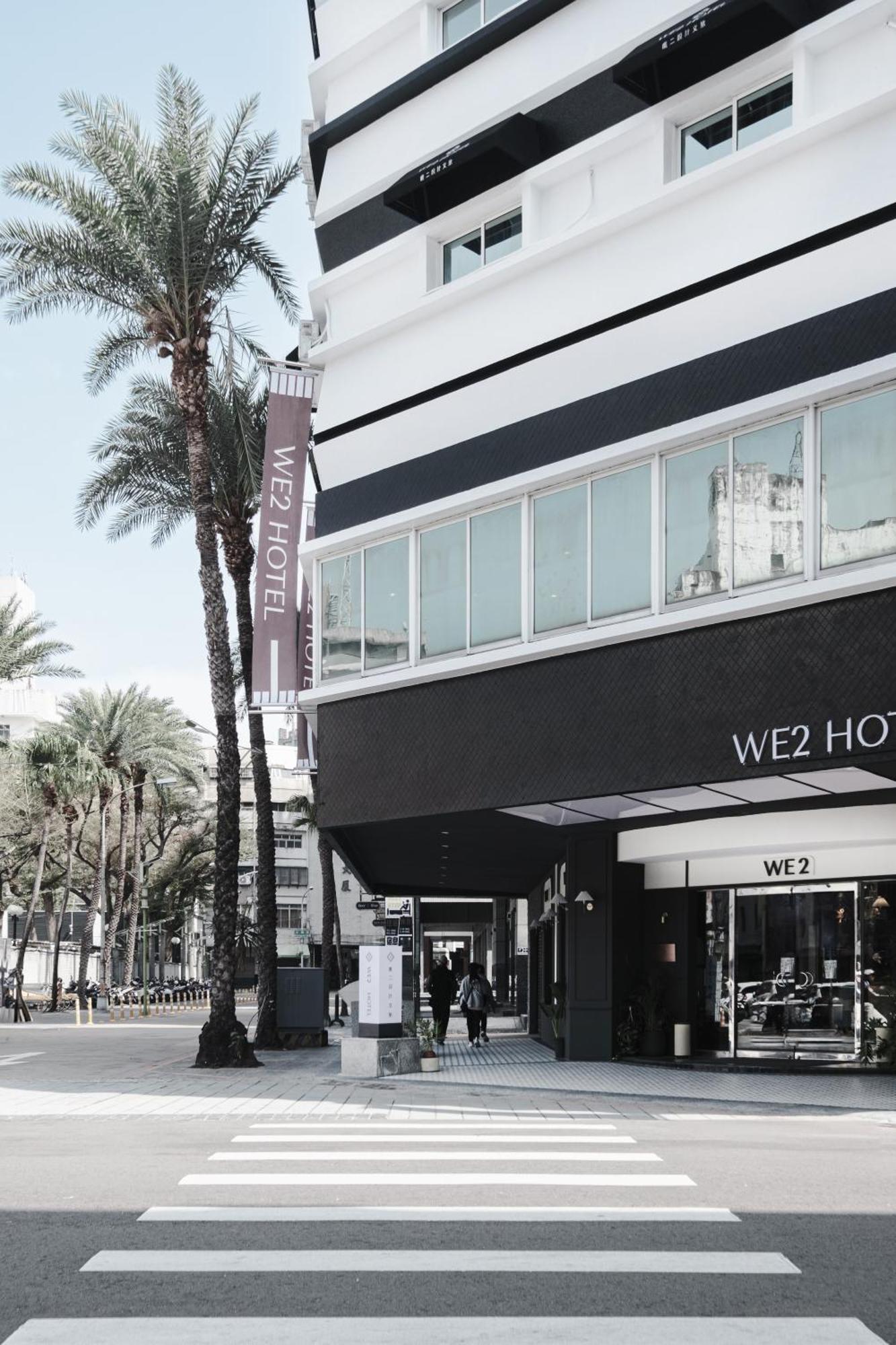 We2 Design Hotel Тайджун Екстериор снимка