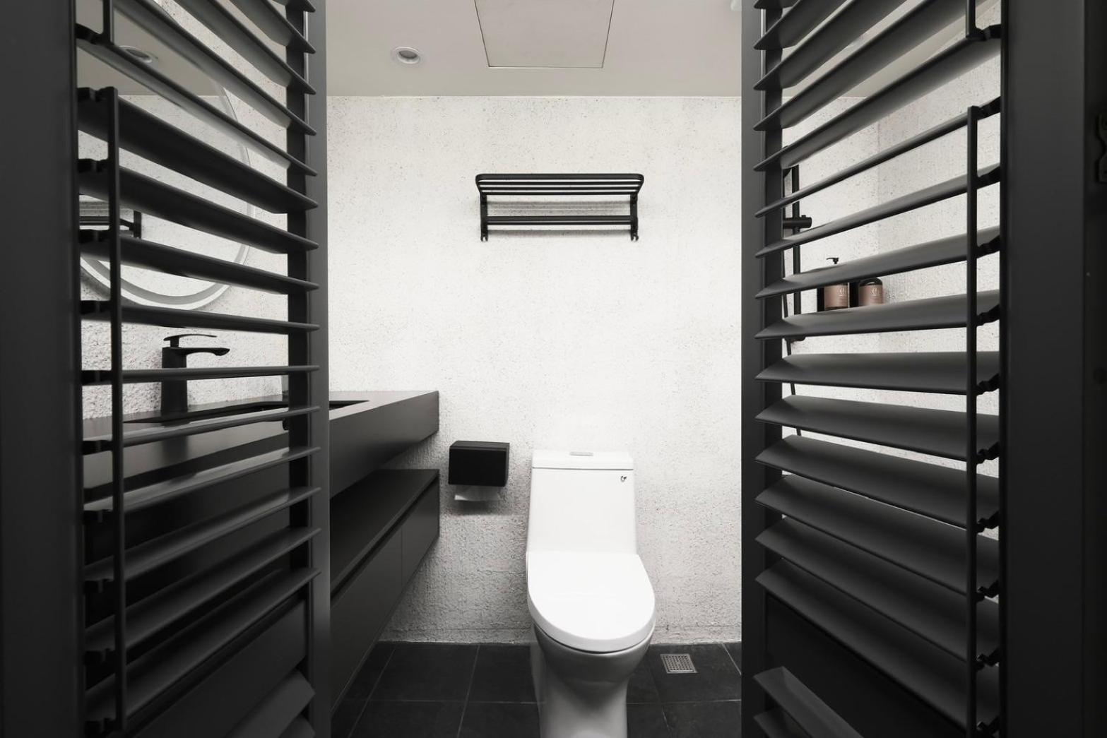 We2 Design Hotel Тайджун Екстериор снимка