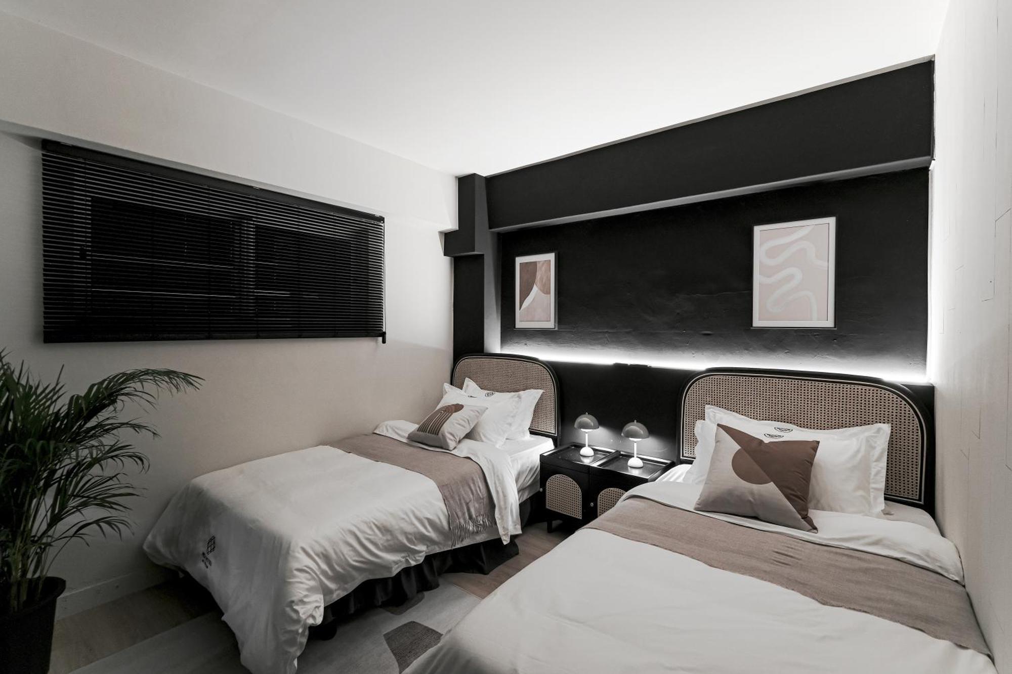 We2 Design Hotel Тайджун Екстериор снимка