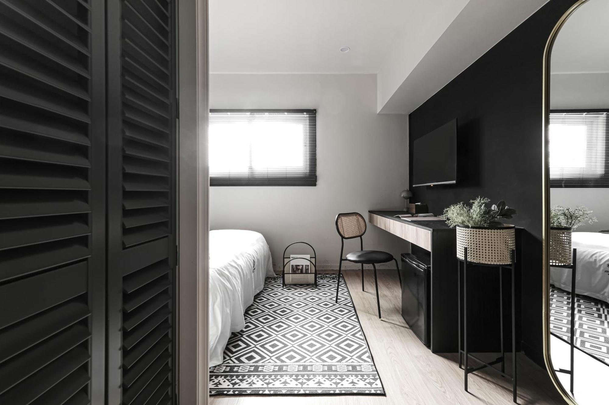 We2 Design Hotel Тайджун Екстериор снимка