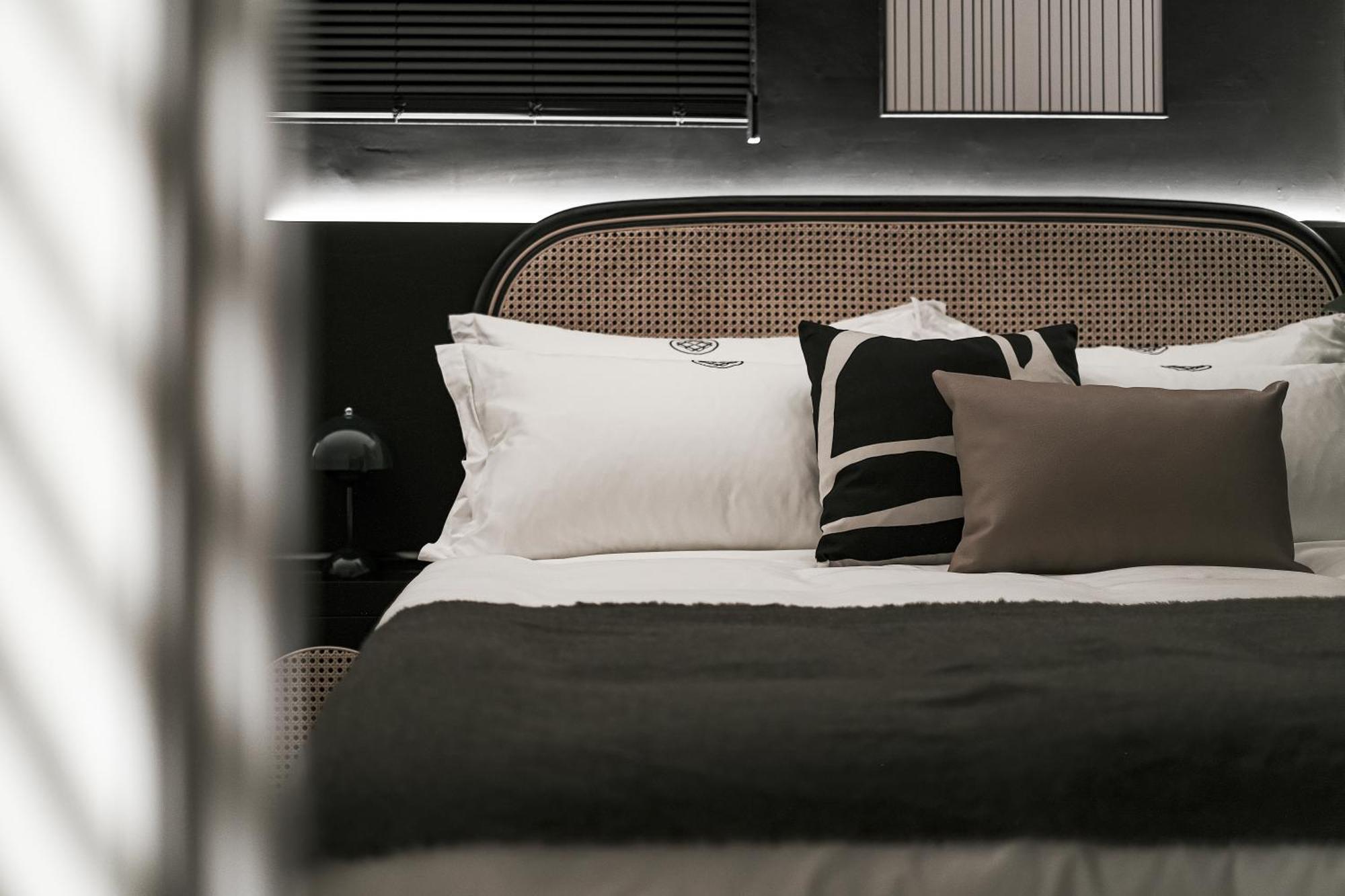 We2 Design Hotel Тайджун Екстериор снимка