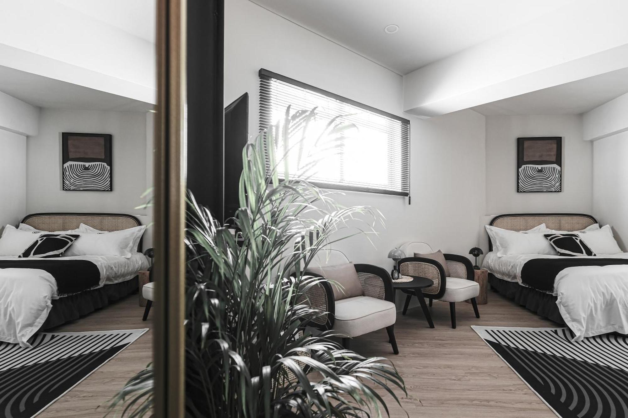 We2 Design Hotel Тайджун Екстериор снимка