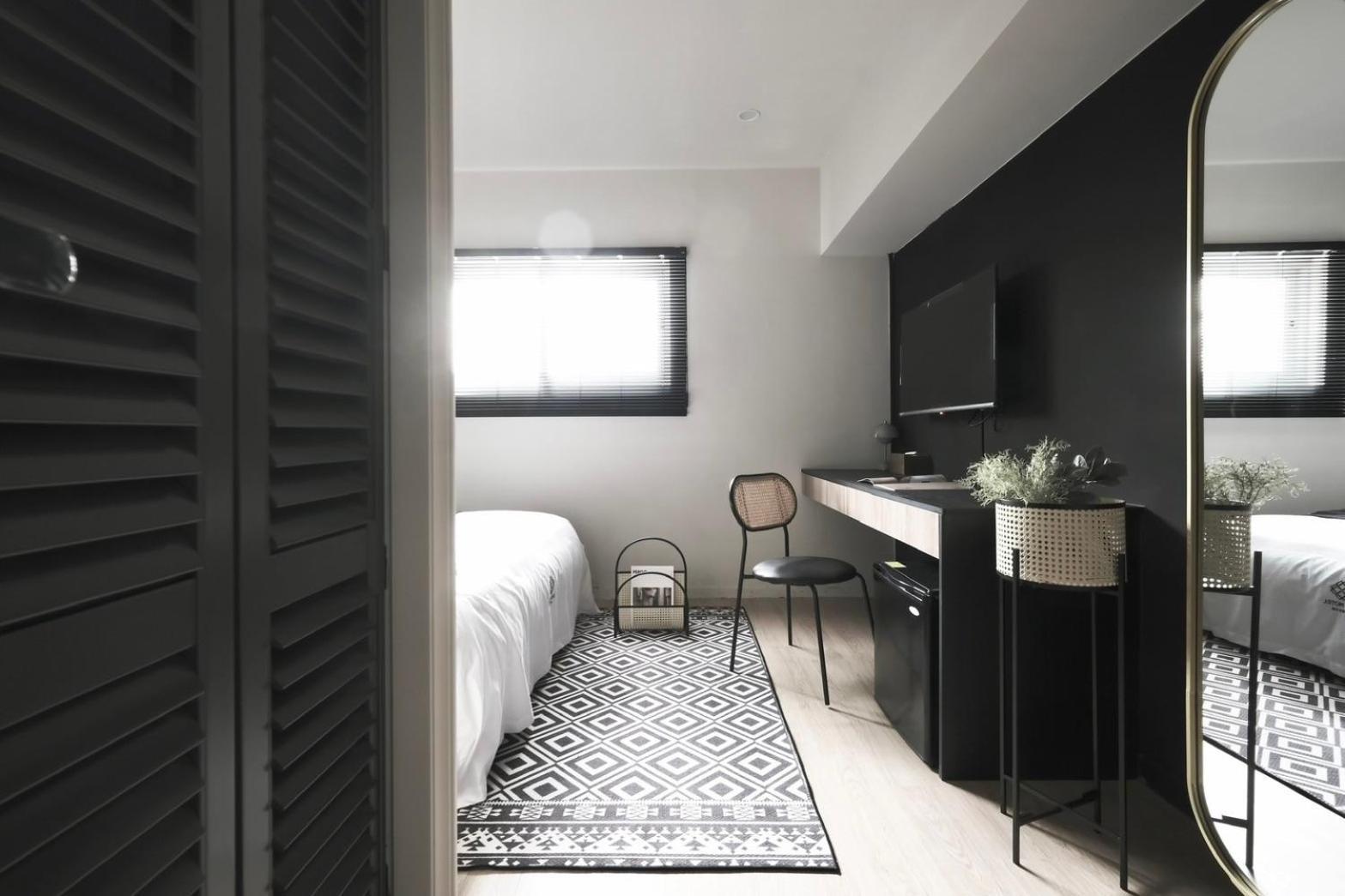 We2 Design Hotel Тайджун Екстериор снимка