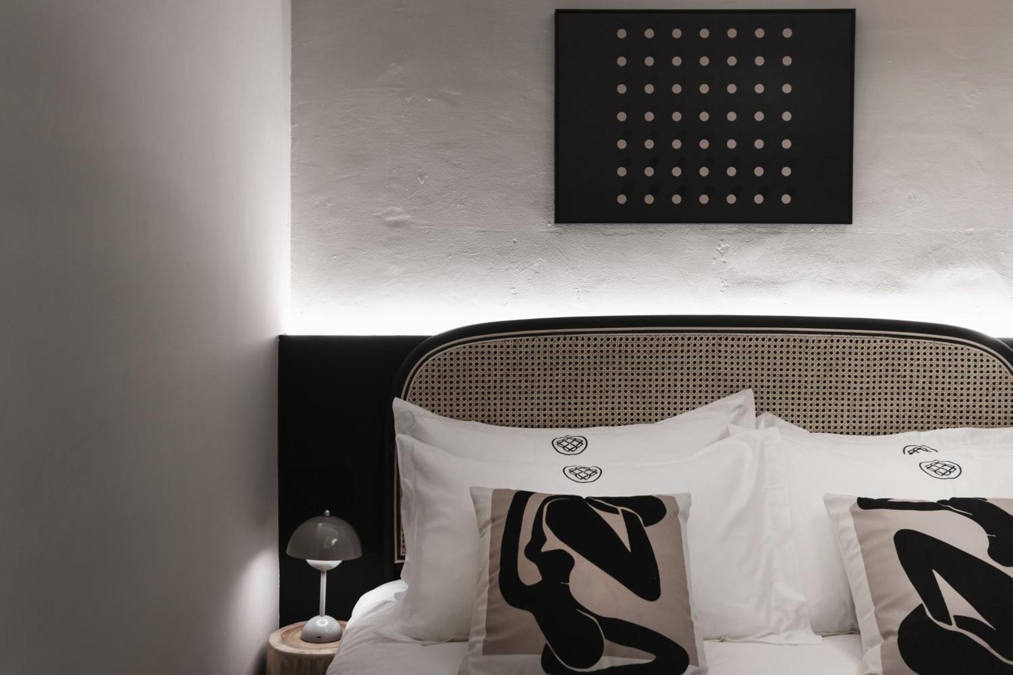 We2 Design Hotel Тайджун Екстериор снимка